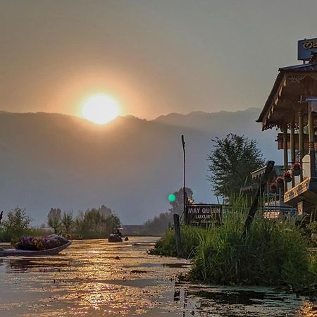 Отель White House Group Of Houseboats Сринагар Экстерьер фото